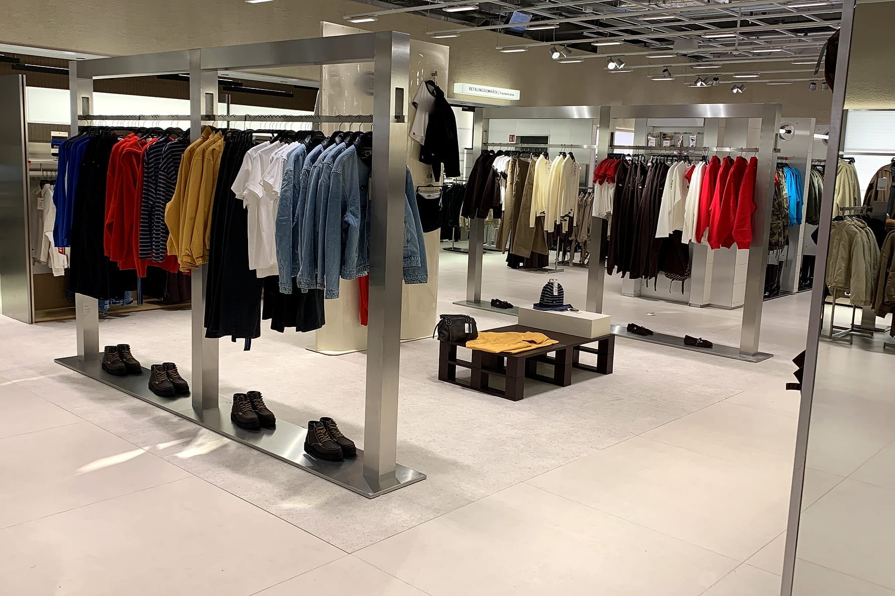 Shop-in-shop installed by RetailOps Denmark in Copenhagen